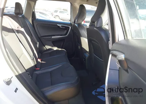 2016 Volvo Xc60 T5 Drive-E z USA, uszkodzony, nr VIN YV440MDJ5G2861360